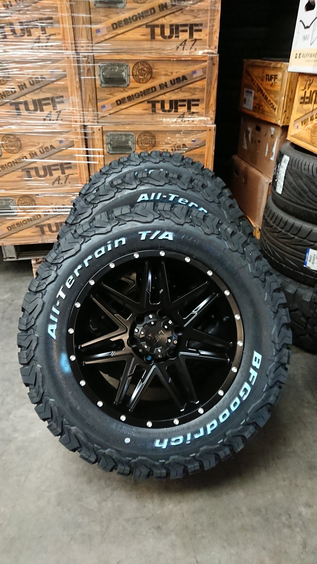 4x Felgen Dirt D62 9x18 ET25 5x120 + 4x Reifen BF Goodrich KO2