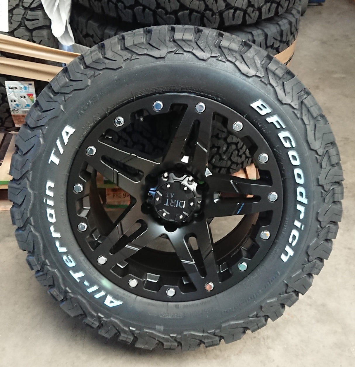 4x rims Dirt D66 9x18 ET25 6x139.7 + 4x tires BF Goodrich