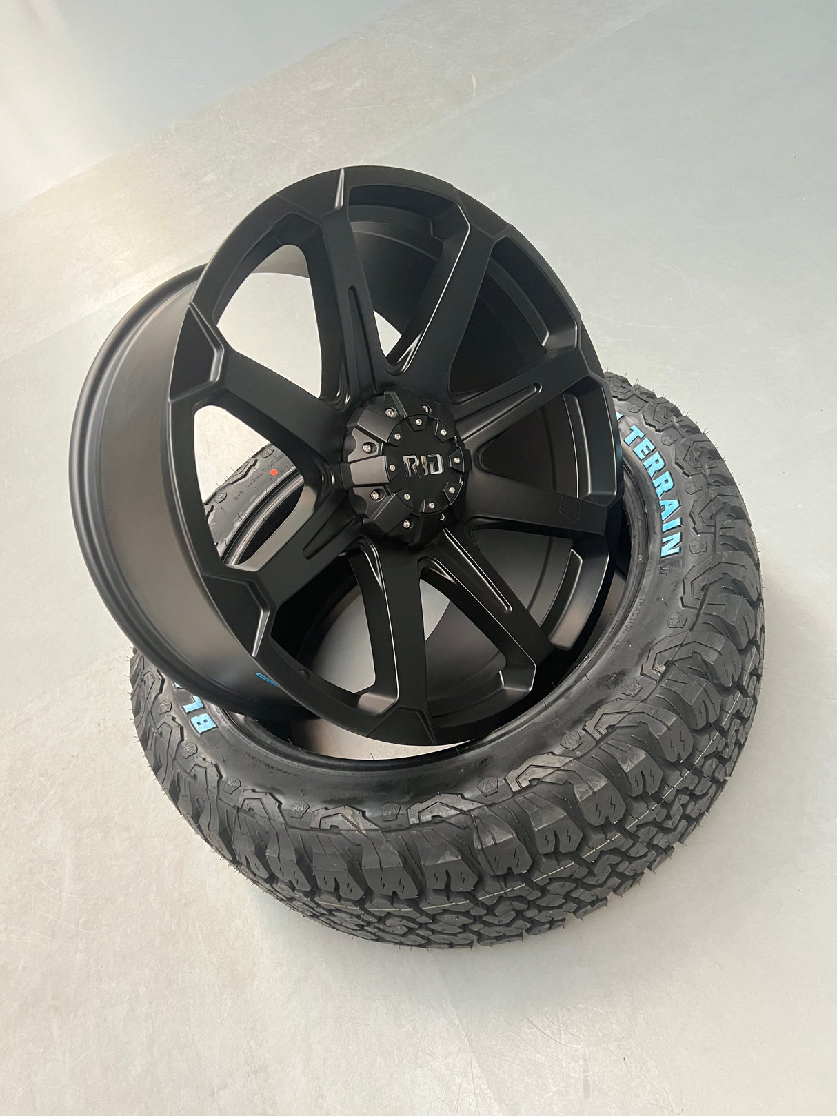 4x Felgen RID R05 | Matte Black | 9×20 ET20 | 5×139,7 Lochkreis