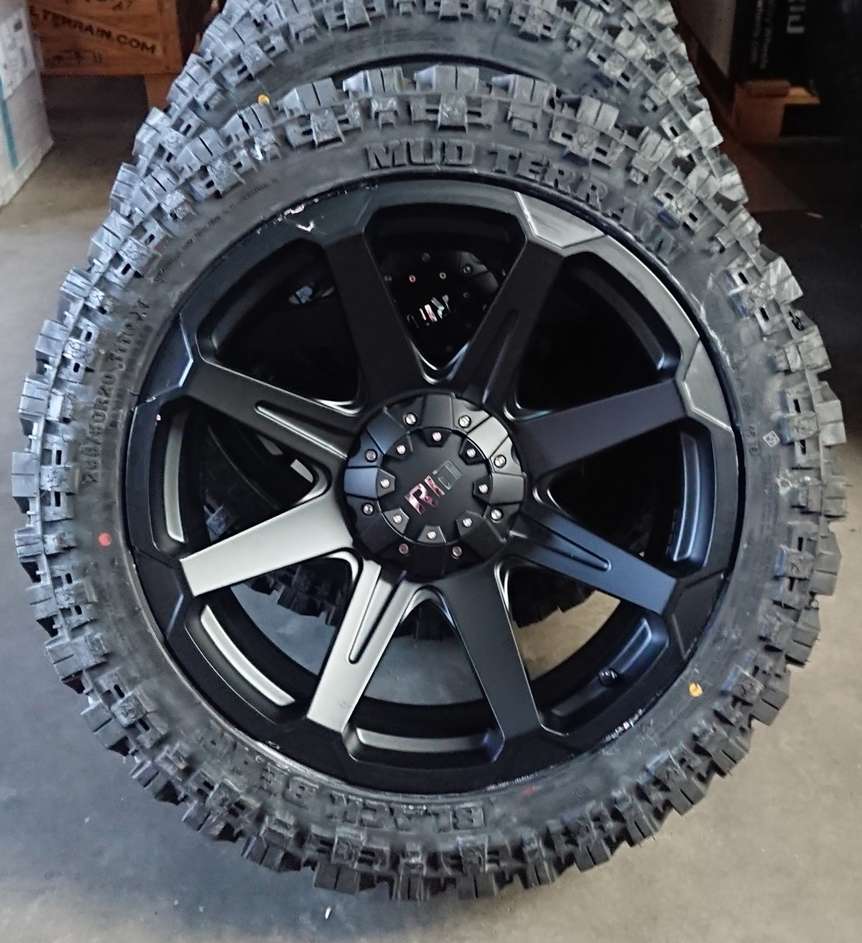 4x Felgen RID R05 9x20 ET20 6x114,3 + 4x Reifen Black Bear MT 265/50/20