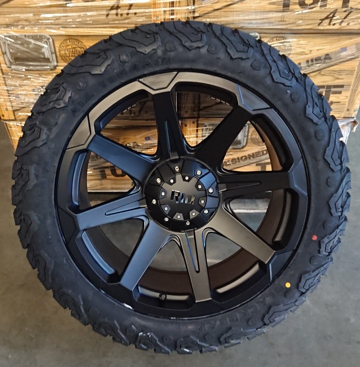 4x Felgen RID R05 9x20 ET18 6x139,7 + 4x Reifen Black Bear AT2 265/50/20